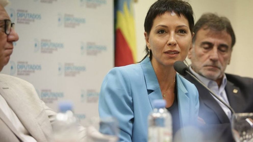 Mayra Mendoza: "Reforcemos las medidas de prevención y reduzcamos la propagación del mosquito"