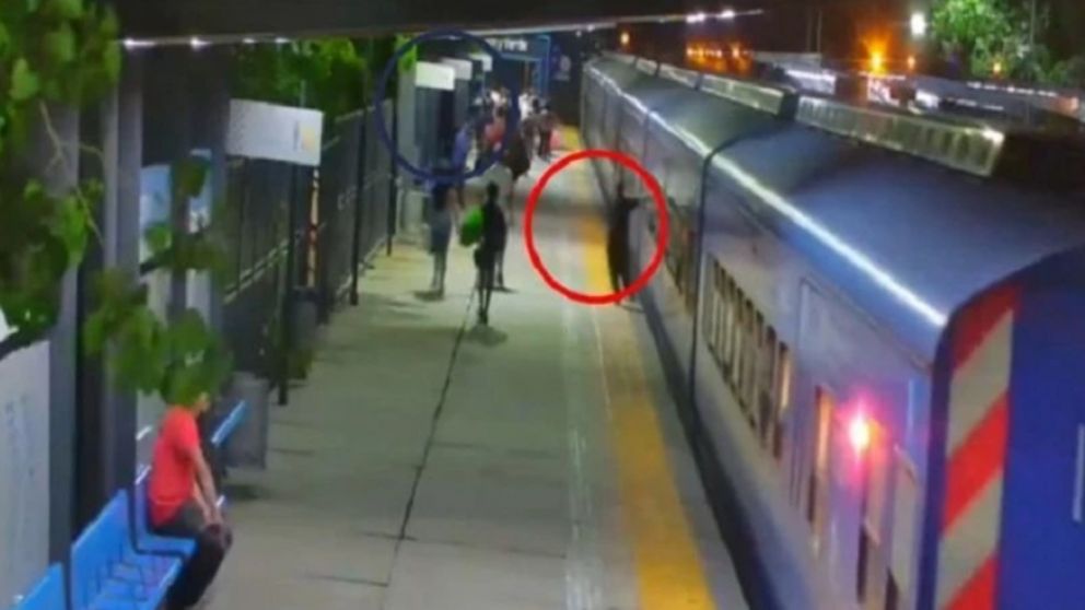 "Modo Canguro": así roban celulares en el tren Mitre
