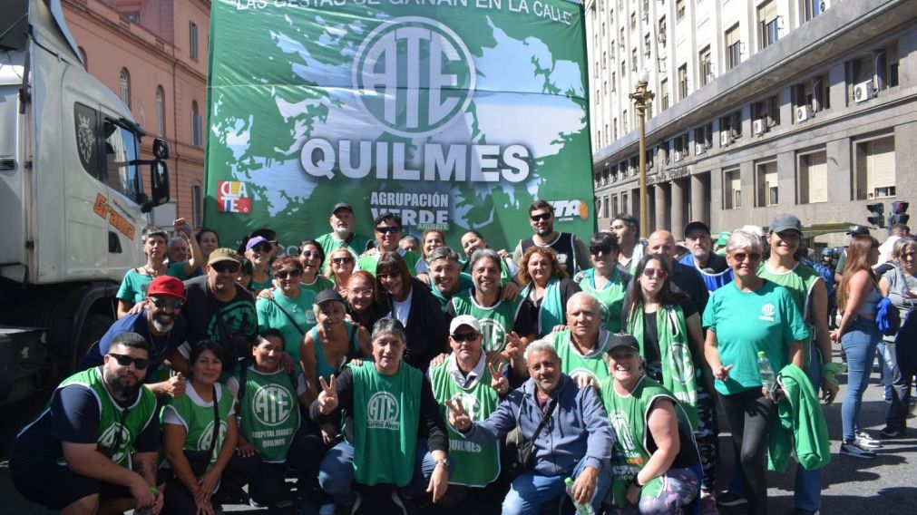 Paro y marcha de ATE: trabajadores y autoridades encabezaron acto en el Ministerio de Economía