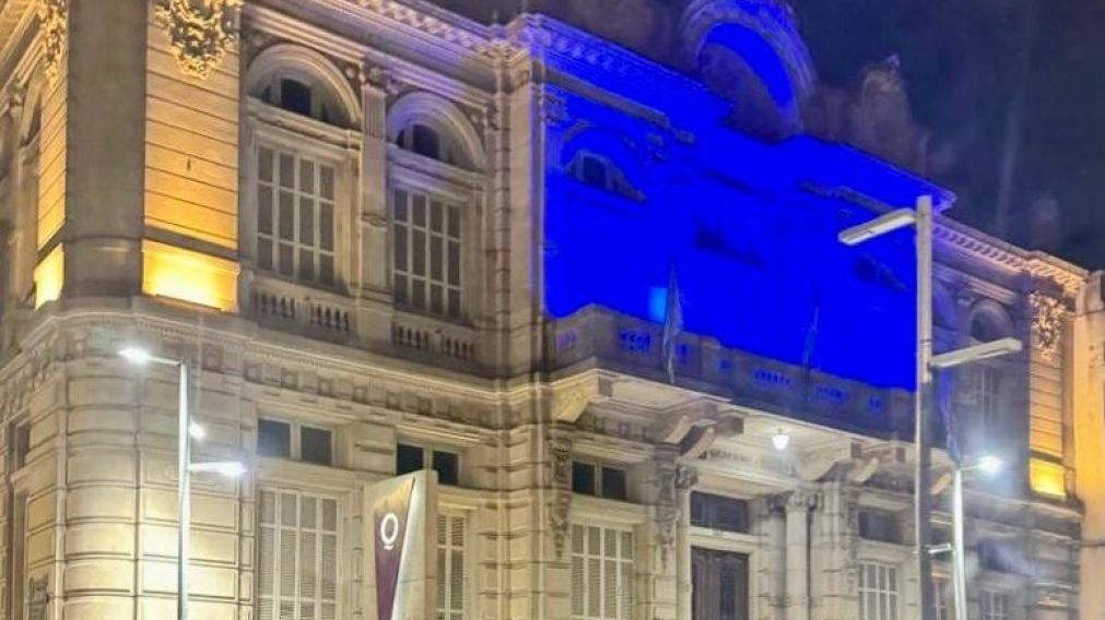 La Casa de la Cultura de Quilmes se iluminó de azul por el autismo