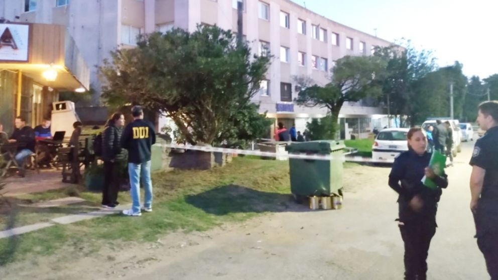 Misterio en Pinamar: un chef fue asesinado a puñaladas