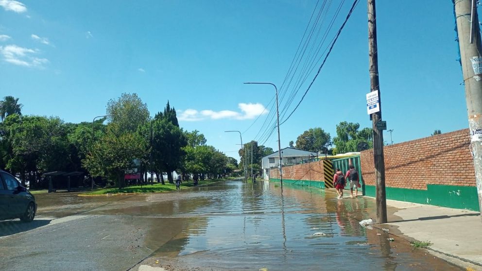 Salió el río y rige un alerta por sudestada