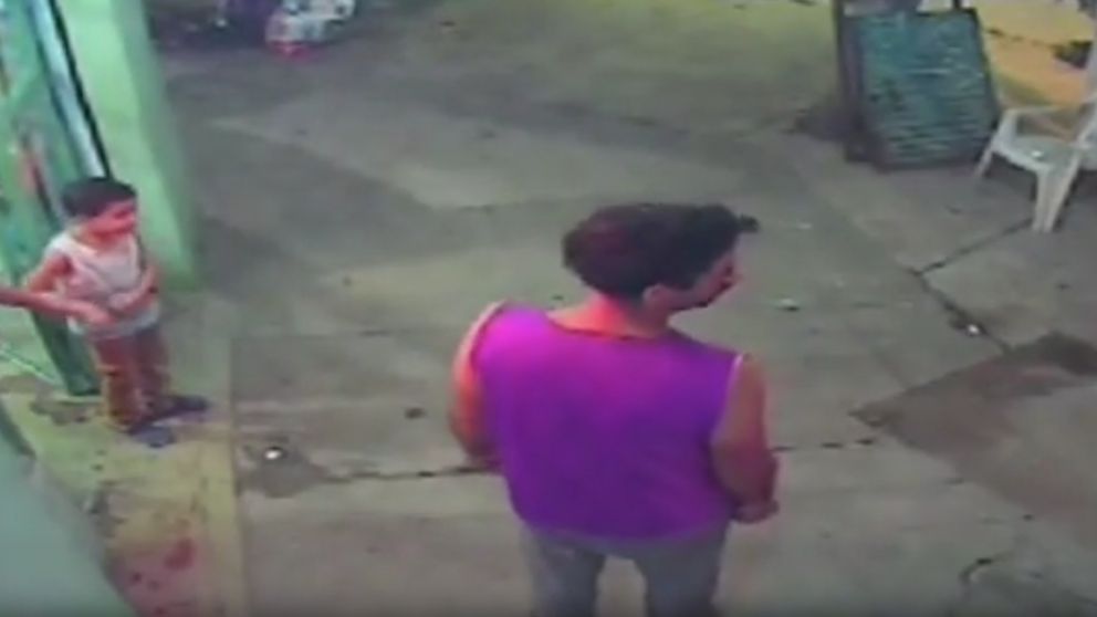 Lo llamaron por su nombre y lo asesinaron mientras compraba en una verdulería