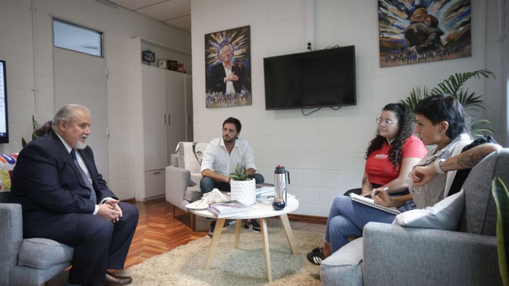 Mayra Mendoza se reunió con el rector de la UNQ