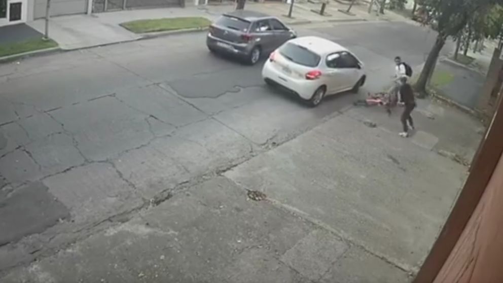 Morón: un joven se resistió al robo de su celular y le pegaron un tiro en la espalda