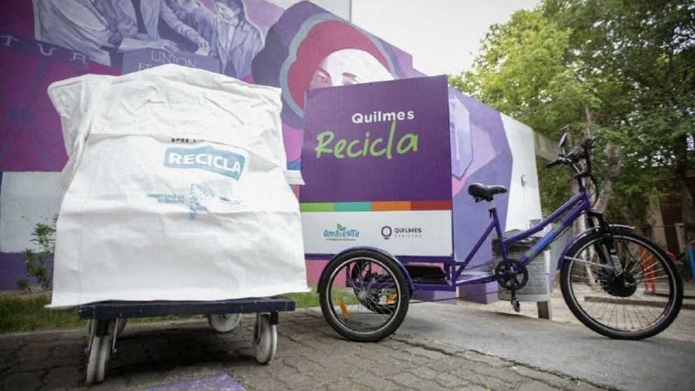 Día Internacional de Recuperadores y Recuperadoras Urbanas: Integrantes del "Quilmes Recicla" recibieron herramientas e indumentaria de trabajo