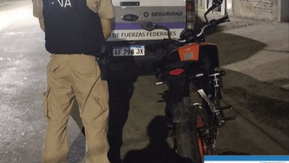 Detuvieron a un menor que circulaba en una moto robada en Quilmes Oeste
