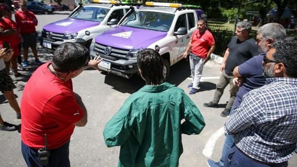 Mayra Mendoza entregó camionetas 4x4 al área de Defensa Civil