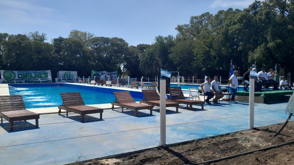 La UOM inauguró dos piletas en su predio de Camino General Belgrano