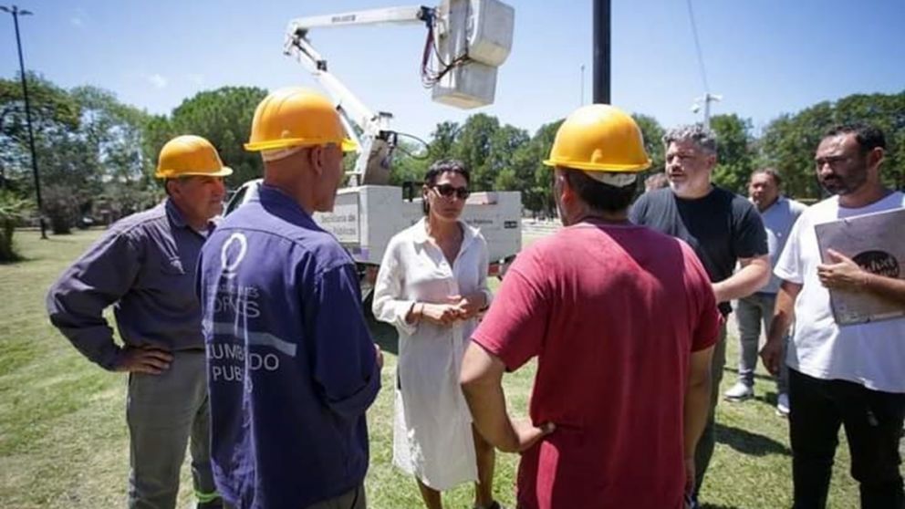 Mayra Mendoza supervisó un operativo integral de limpieza llevado a cabo en Ezpeleta Oeste