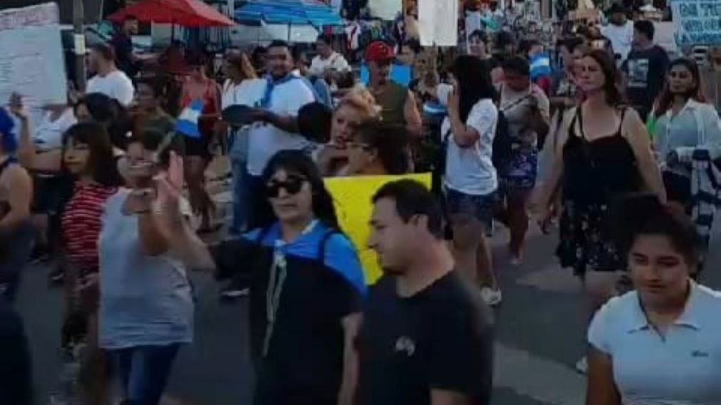 Cacerolazo en Solano contra el DNU y la Ley Ómnibus