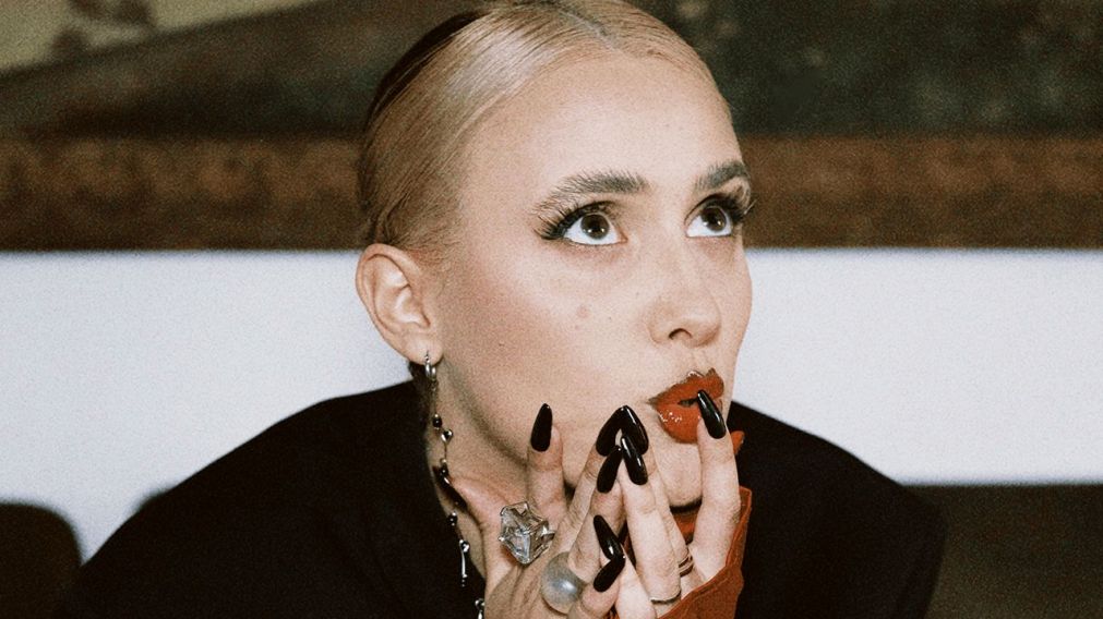 La Valenti presenta "Pop, Folclore y Demencia" en The Roxy