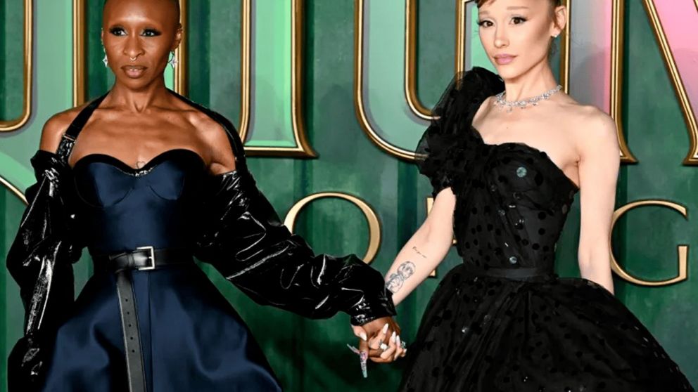 Ariana Grande deslumbra con  su look en la premiere de Wicked en Nueva York