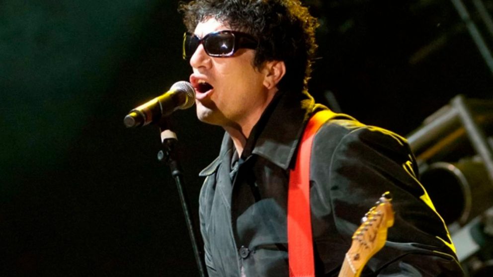 Pity Álvarez sorprende a sus fanáticos con un show previo al Vélez