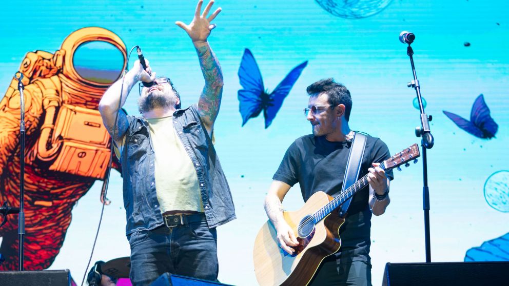 Treinta años de fuego: La Vela Puerca hizo vibrar Ferro con un concierto para la historia