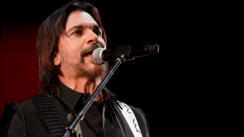 Juanes hizo vibrar el Movistar Arena con un show lleno de clásicos, homenajes e invitados especiales
