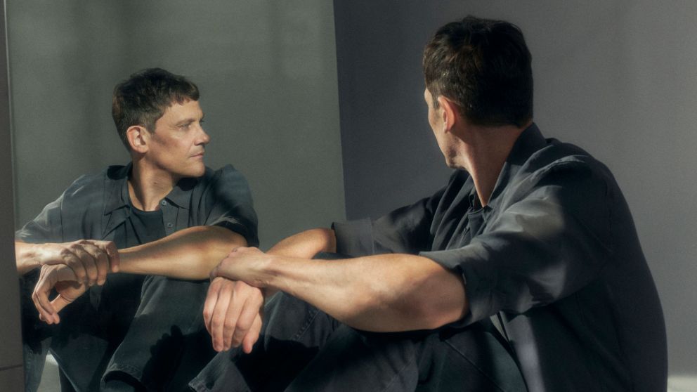 Juan Campodónico lanza "Todo esto tampoco soy yo", su primer disco bajo su nombre