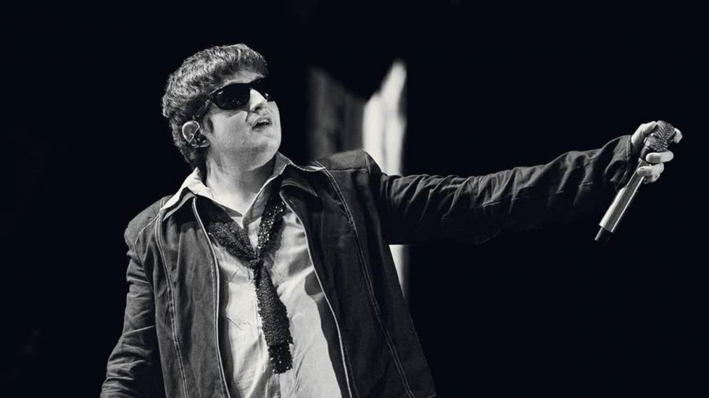 Dillom explicó por qué debió reprogramar su show en Vélez: "La fecha cambia, pero las ganas de vivirlo con ustedes siguen intactas"