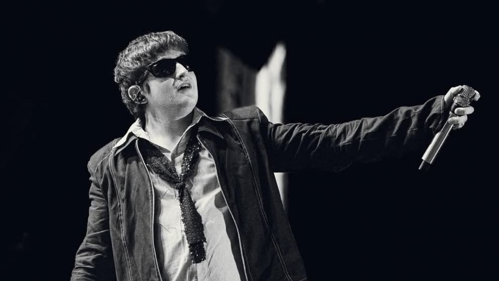 Dillom explicó por qué debió reprogramar su show en Vélez: "La fecha cambia, pero las ganas de vivirlo con ustedes siguen intactas"