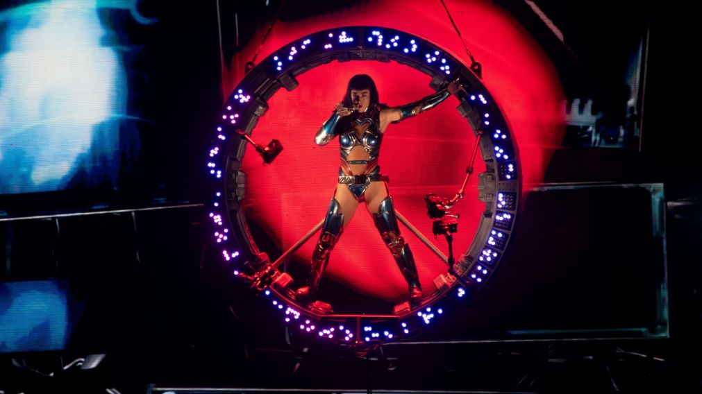Katy Perry hizo delirar al público en su segunda noche en el Movistar Arena y sorprendió hablando en español