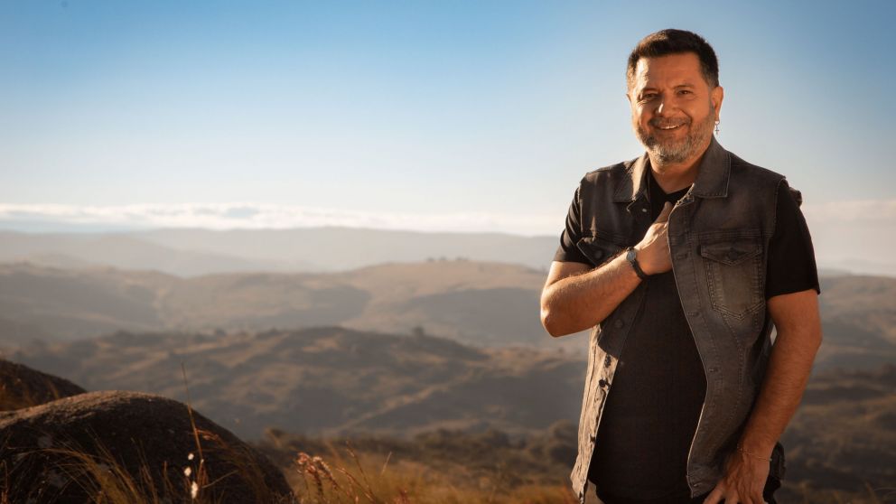 Jorge Rojas presenta "Voy a Abrir Mi Corazón", el documental que celebra sus 20 años de trayectoria