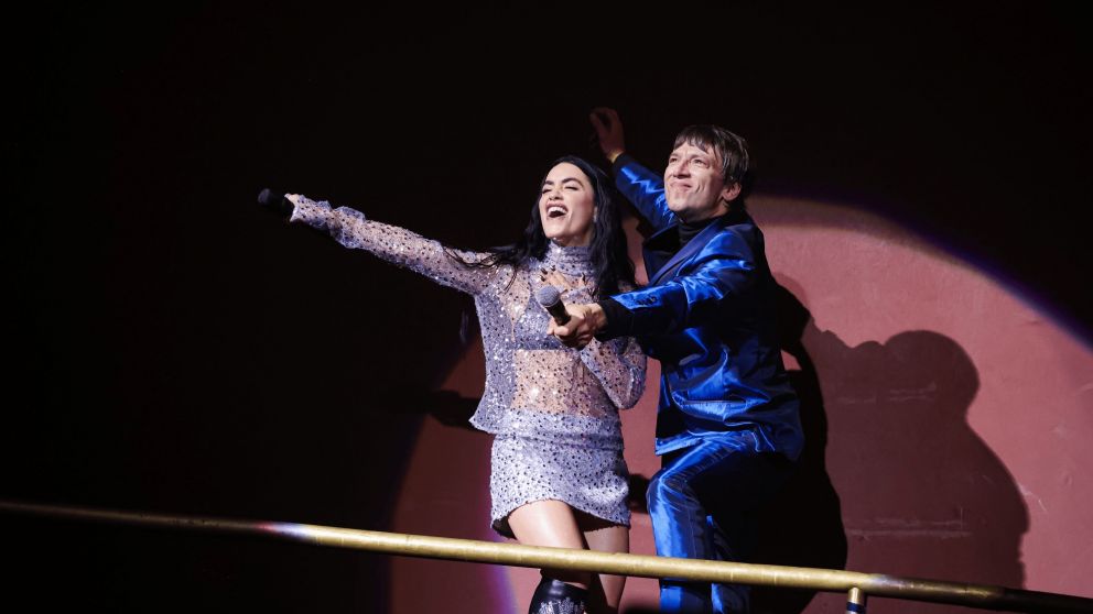 Turf presentó "Polvo de Estrellas" en el Gran Rex con invitados de lujo