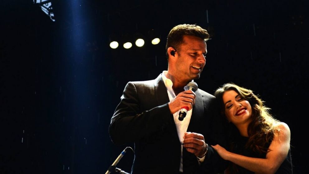 Lali interpret� Fuego de Noche junto a Ricky Martin en el Teatro Colon. (Gentileza: Internet).