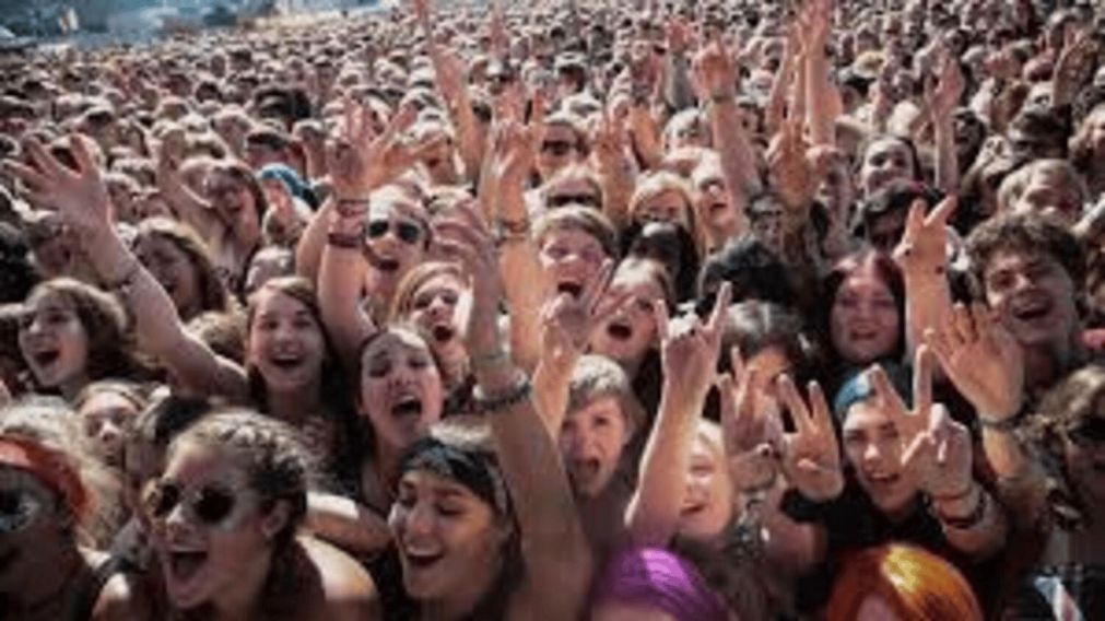 Los jóvenes se endeudan cada vez más para ir a recitales: "Se valora más el presente que la planificación"