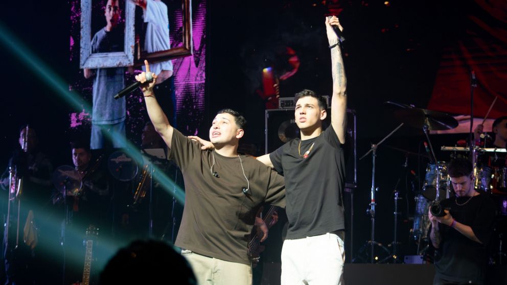 Los Herrera debutaron con sold out en Calle Corrientes y una noche repleta de invitados