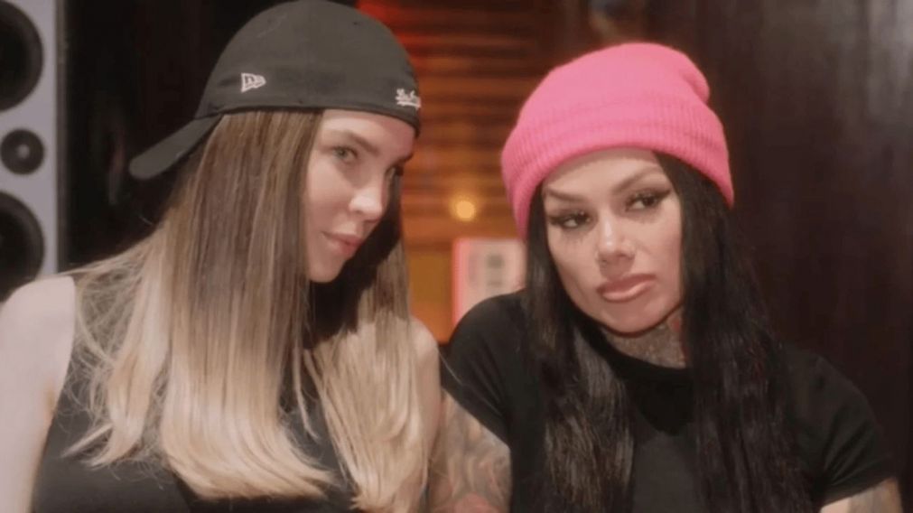 Belinda y Snow Tha Product rinden homenaje a MOLOTOV con el ic�nico tema "Frijolero"