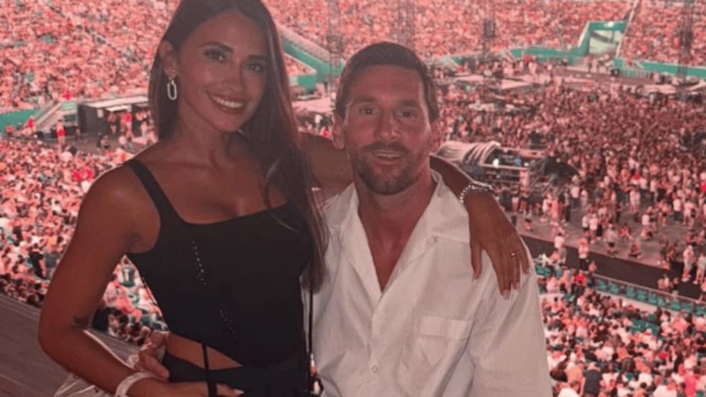 Messi y Antonela en el show de Coldplay: ovaci�n, risas y complicidad en la "kiss cam"
