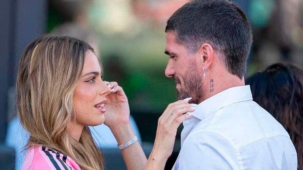 Tini Stoessel acompa�� a Rodrigo De Paul en su presentaci�n en el Inter Miami: abrazos, miradas c�mplices y una camiseta especial