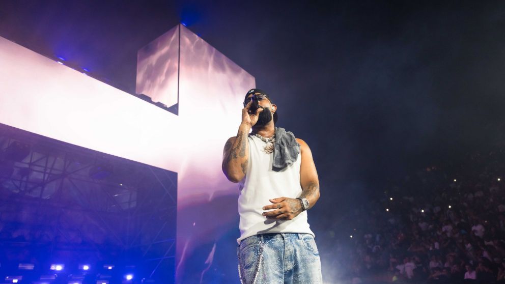 The Movement deslumbra con la dirección creativa del show de Eladio Carrión