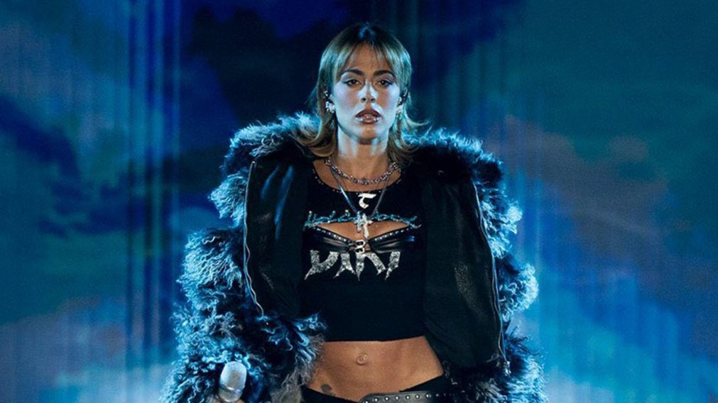 Tini Stoessel estrenó en vivo "El Cielo" y deslumbró en el cierre del año de Susana Giménez