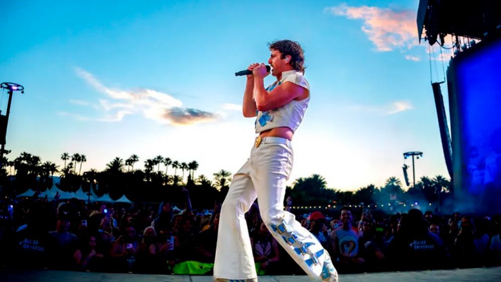 El legendario guitarrista que tocó en el show de Benson Boone y nadie lo reconoció