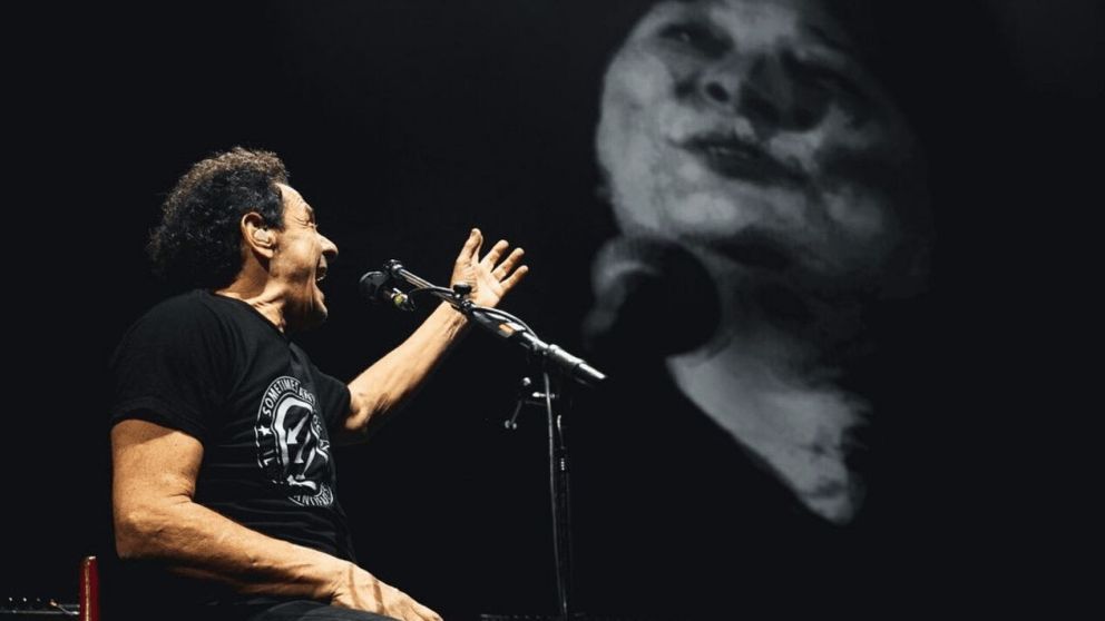 "Toca como el orto... pero no importa": el insólito comentario de Mollo en pleno show de Divididos