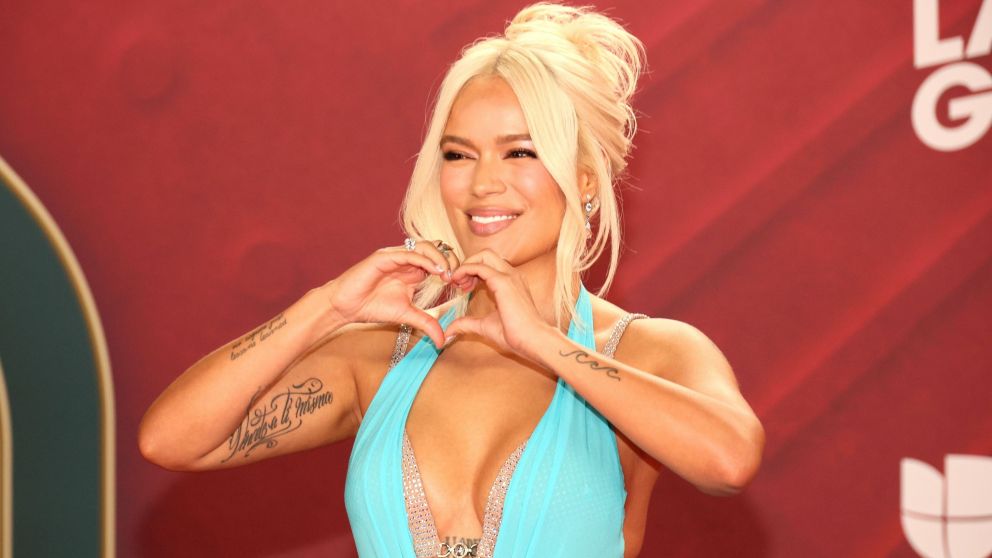 Karol G debuta como actriz de telenovela, junto actrices icónicas para difundir "Tropicoqueta"