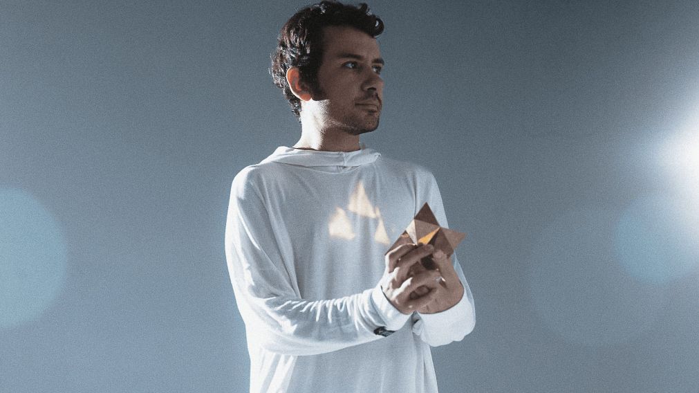 Kevin Di Serna: el DJ que comunica su experiencia de vida y la meditaci�n a trav�s de sets de m�sica electr�nica