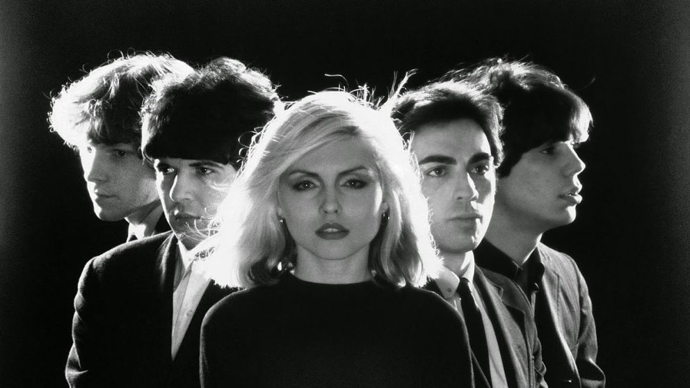 Blondie fue N°1 en Reino Unido con "Sunday Girl", su segundo hit en la cima