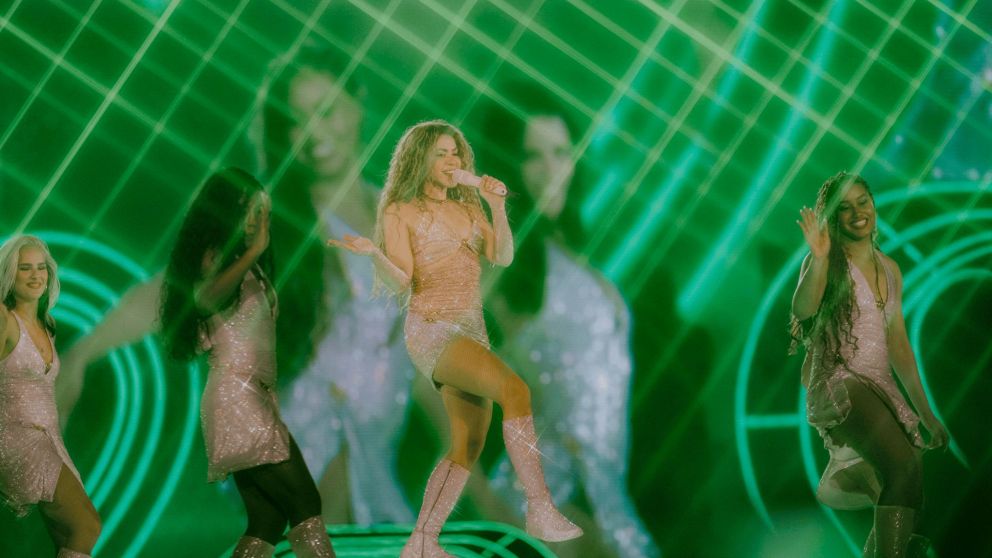 Shakira rompe r�cords y hace historia en la m�sica