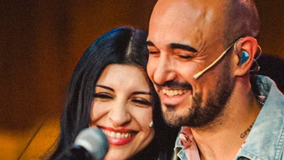 Abel Pintos y Cazzu sorprendieron con un emotivo homenaje folkl�rico en televisi�n por el D�a de la Patria