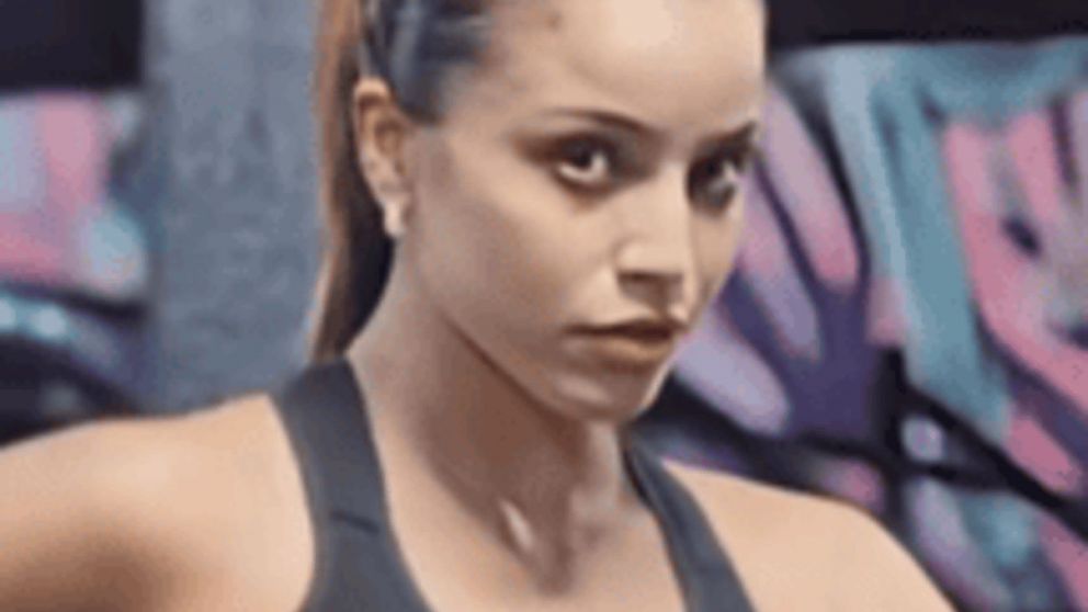Emilia Mernes encendió las redes con una sensual coreo de spinning