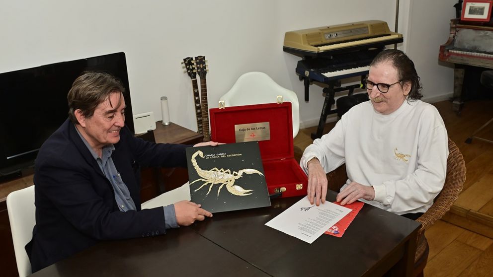 El Cervantes recibe el legado de Charly Garc�a: de "Los dinosaurios" a su �ltimo �lbum "La L�gica del escorpi�n"