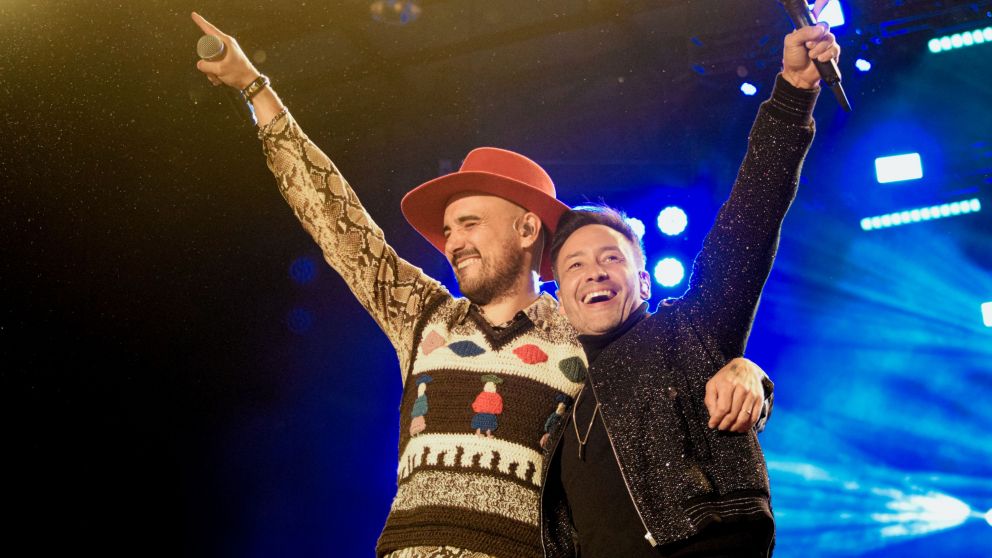 Fotos: Abel Pintos y Luciano Pereyra cerraron la Fiesta Nacional del Lago en Calafate