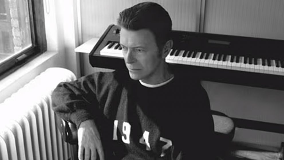 En 2013, David Bowie volvió al Nº1 en Reino Unido con "The Next Day", tras una década de silencio
