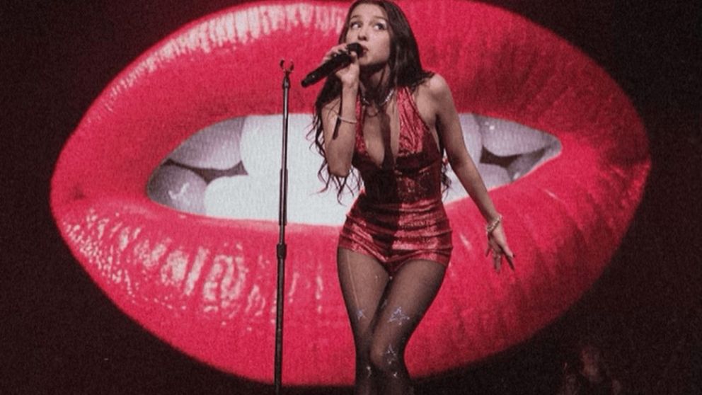Olivia Rodrigo en Argentina: el detalle en su teleprompter que desat� risas y pol�mica