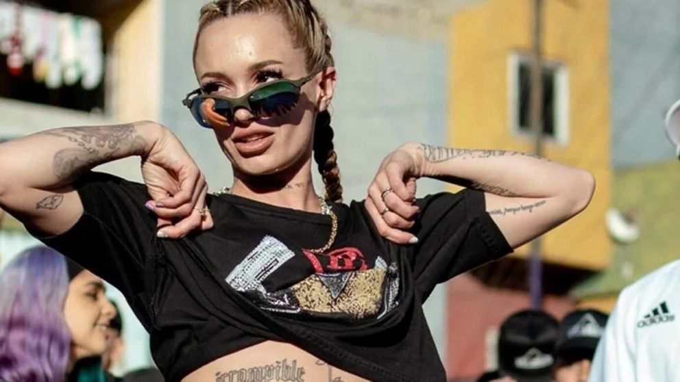 La Joaqui sorprendió con un freestyle en "Jueves Santo", el streaming de FMK