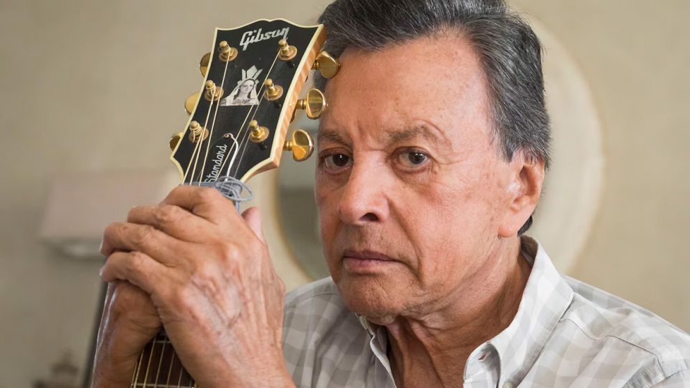 "Yo tengo fe": el taxi homenaje a Palito Ortega que recorre Buenos Aires