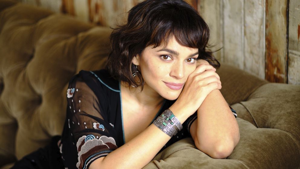 Norah Jones y Usher dominaron Billboard en 2004 con "Feels Like Home" y "Yeah!"