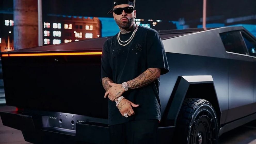 Así es el lujoso Ferrari de más de 800 millones de pesos que Nicky Jam le regaló a su esposa